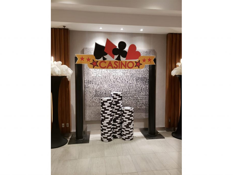 Deluxe Casino Decor Package set up.