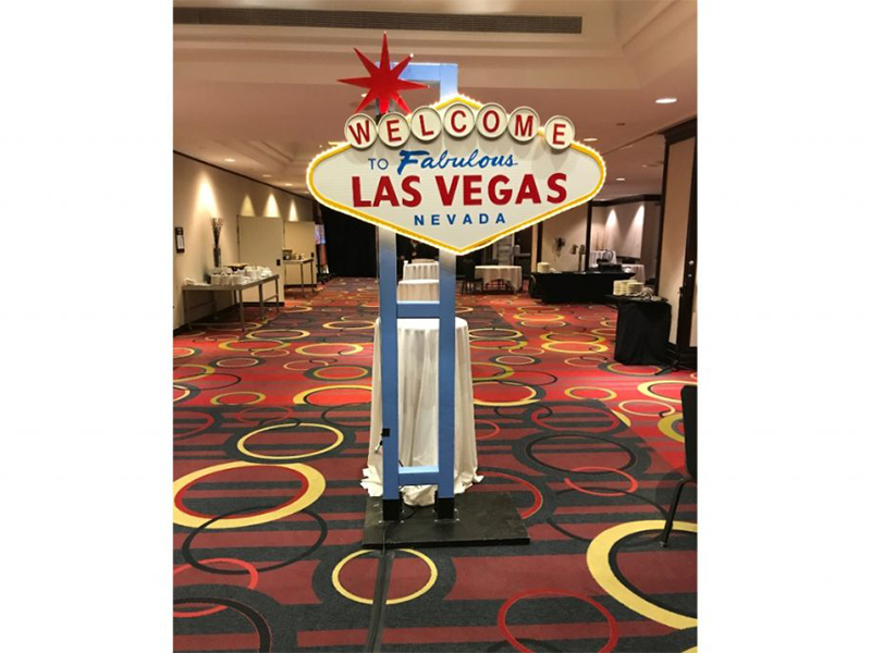 Deluxe Casino Decor Package photo 6