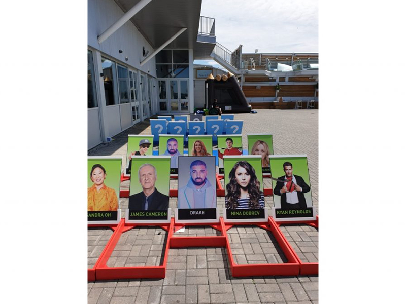 Giant Guess Your Character Game photo 7