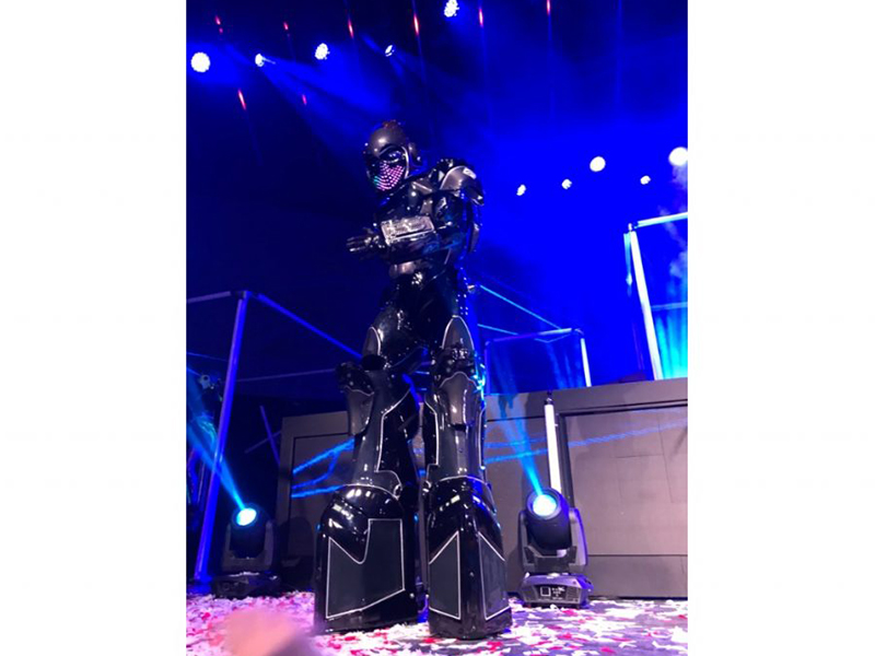 Giant LED Robot Performer photo 10