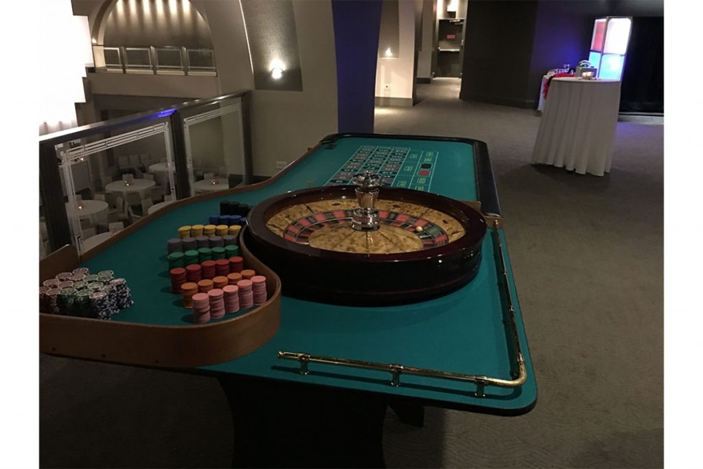 10′ Roulette Table