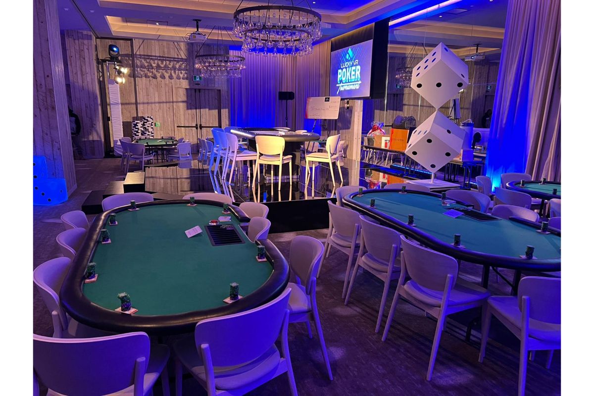 Poker Table photo 9