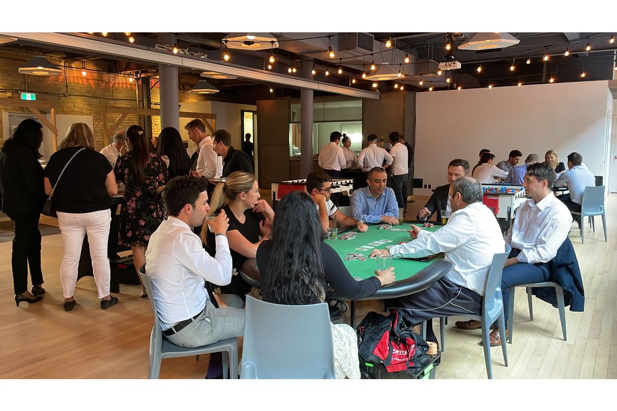 Poker Table photo 4