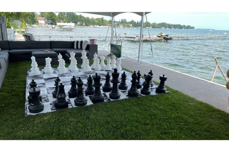 Giant Chess