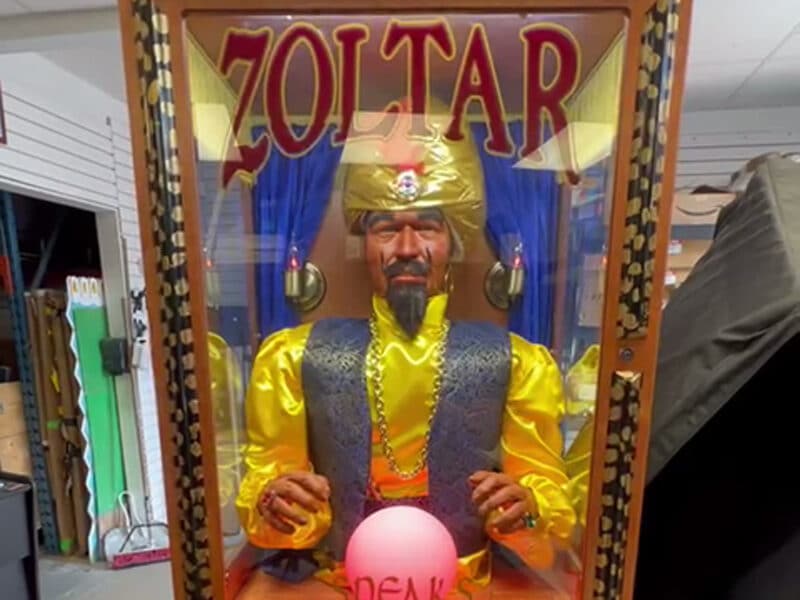 Zoltar Fortune Teller Arcade